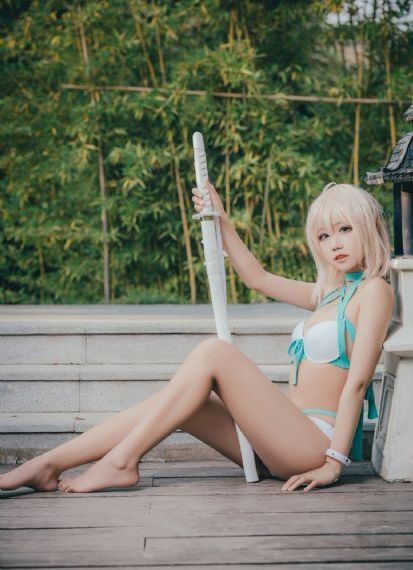 恐怖游泳馆